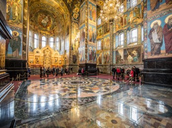 Catedral del Salvador sobre la sangre derramada en San Petersburgo está incluida en el tour con guía en español
