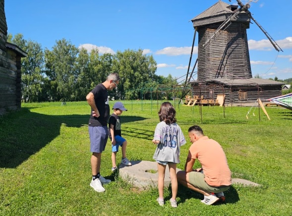 Tour por el Anillo e oro de Rusia en 2024 en Suzdal